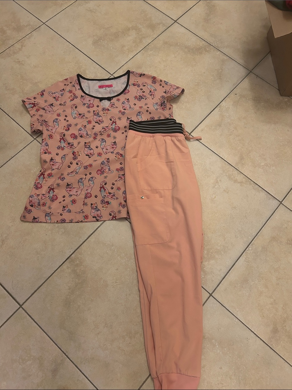 Betsey Johnson Pink Printed Top with Peach Jogger Pants
